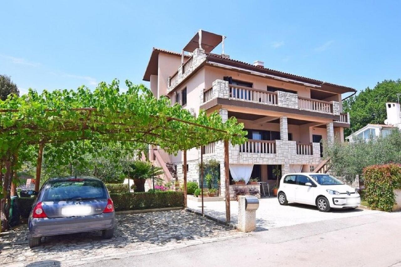 Apartmani Sole Pjescana Uvala Exteriör bild