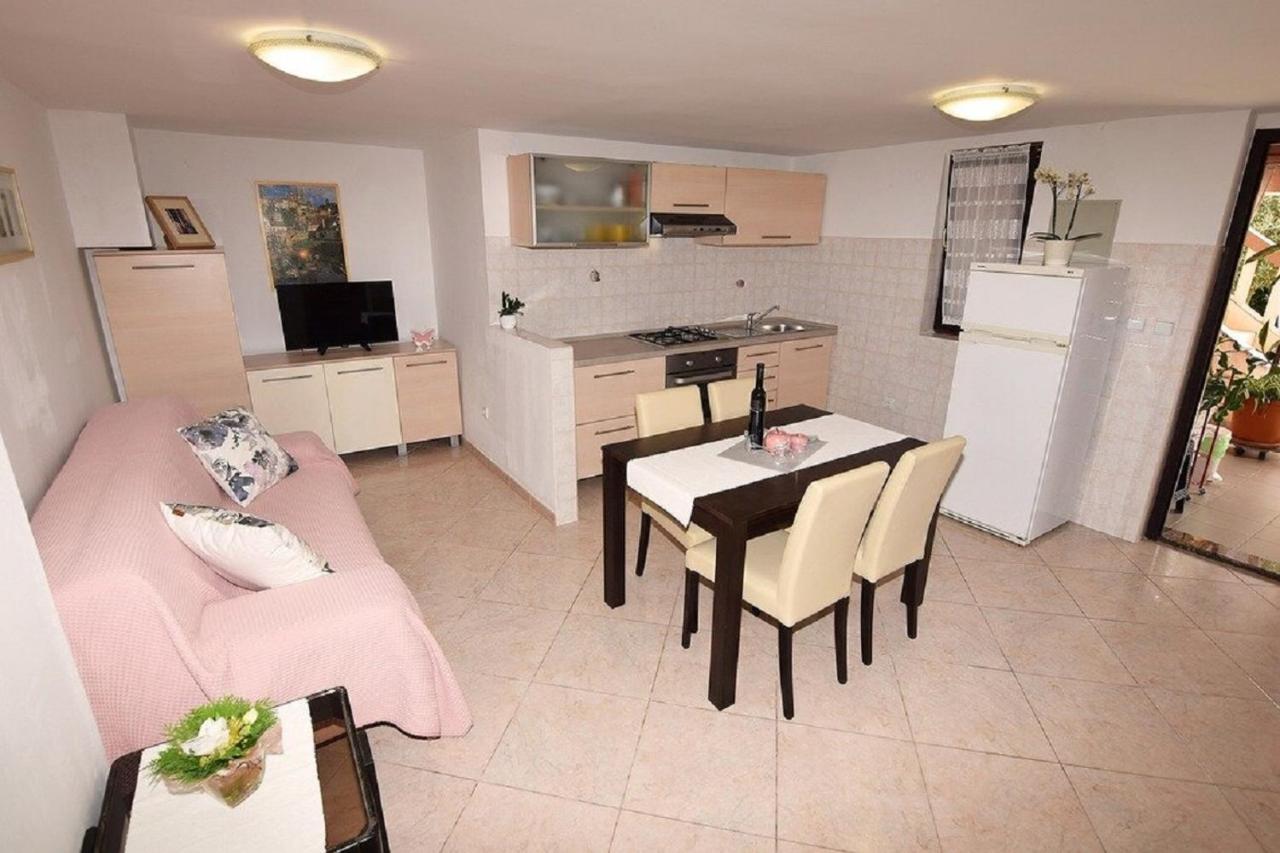 Apartmani Sole Pjescana Uvala Exteriör bild