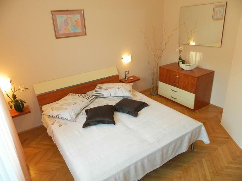 Apartmani Sole Pjescana Uvala Exteriör bild
